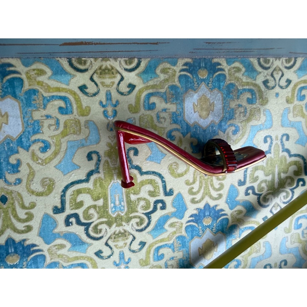 Just the Right Shoe Raine Heart & Sole Miniature Figurine 25221 Red Heart 2001